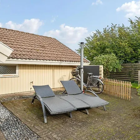 Awesome In Koge With House Sea View Holiday home *